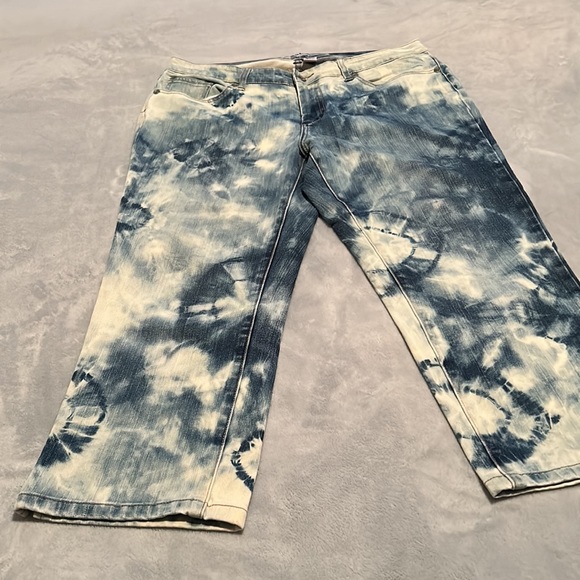 Chico’s Tie-Dye Crop Jeans - Picture 2 of 7